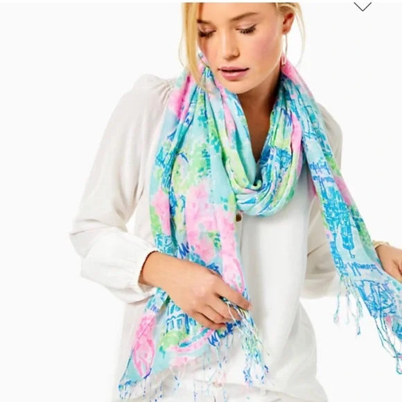 Lilly Pulitzer Lilly loves DC Murfee scarf - Picture 4 of 11
